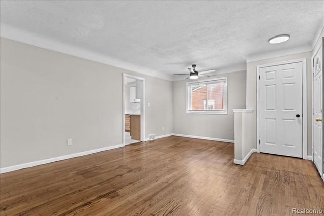 22435 Pembroke Avenue, Detroit, MI 48219