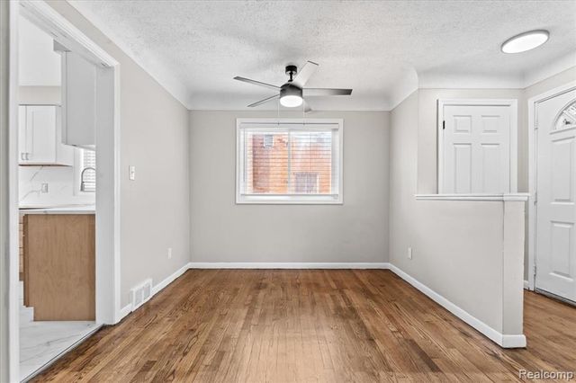 22435 Pembroke Avenue, Detroit, MI 48219