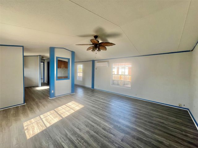 2525 Oyster Creek Bend, Oyster Creek, TX 77541