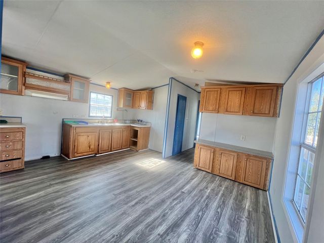 2525 Oyster Creek Bend, Oyster Creek, TX 77541