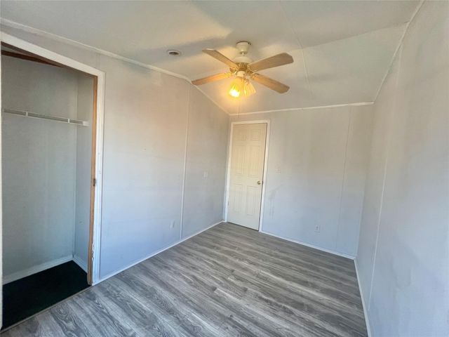 2525 Oyster Creek Bend, Oyster Creek, TX 77541