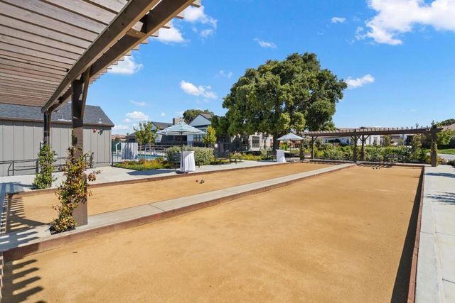 2112 Red Oak Drive, Hollister, CA 95023