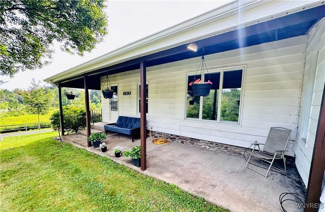 8690 Fredonia Stockton Road, Pomfret, NY 14063