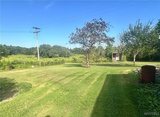 8690 Fredonia Stockton Road, Pomfret, NY 14063