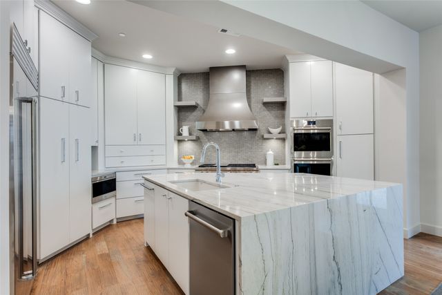74 Cortes Drive, Westlake, TX 76262