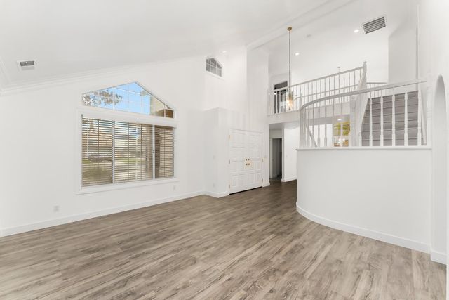 5113 Walnut Garden Ct, Carmichael, CA 95608