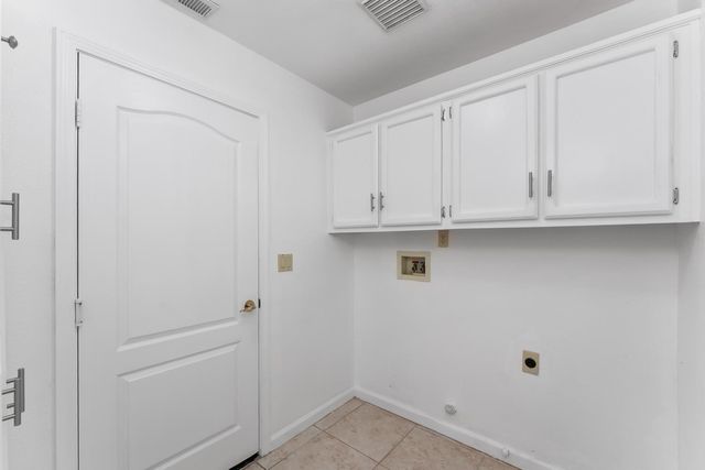 5113 Walnut Garden Ct, Carmichael, CA 95608