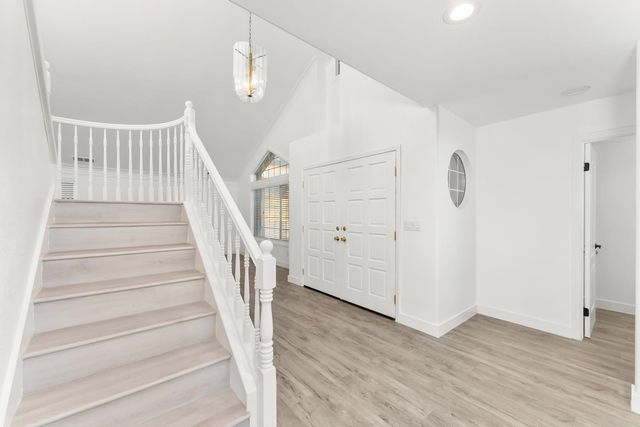 5113 Walnut Garden Ct, Carmichael, CA 95608