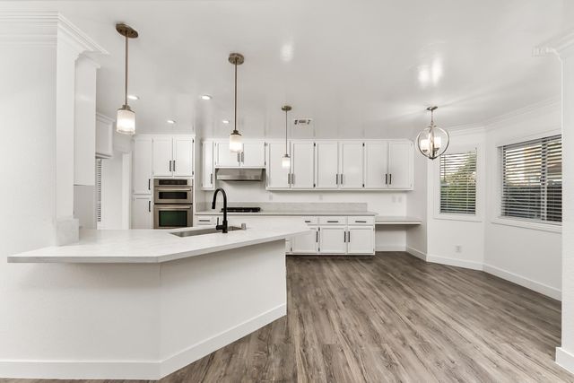 5113 Walnut Garden Ct, Carmichael, CA 95608