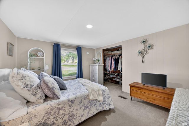 2901 S Market Place, Bloomington, IN 47403