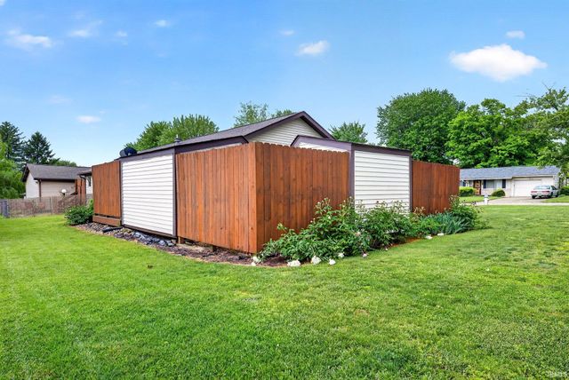 2901 S Market Place, Bloomington, IN 47403