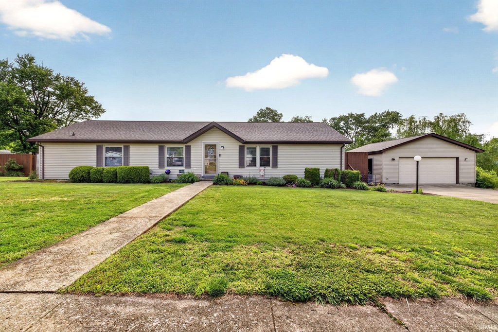 2901 S Market Place, Bloomington, IN 47403