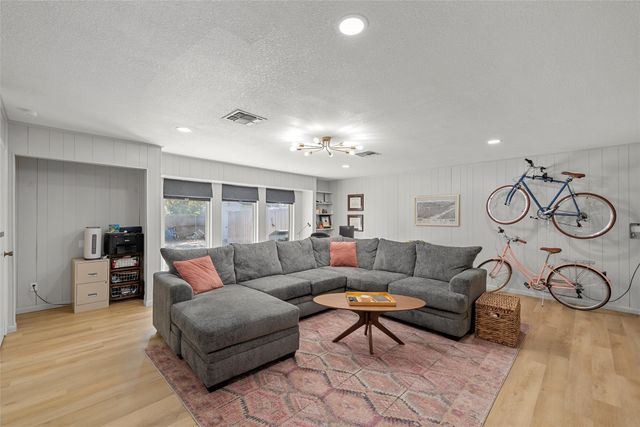 5625 Lake Jackson Street, Waco, TX 76710