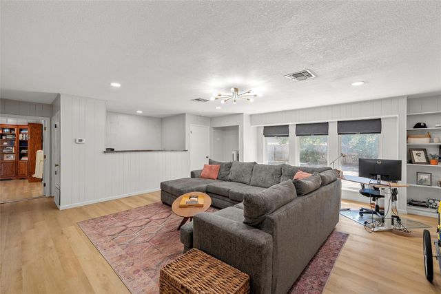 5625 Lake Jackson Street, Waco, TX 76710