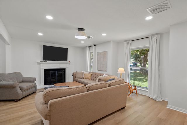 5625 Lake Jackson Street, Waco, TX 76710