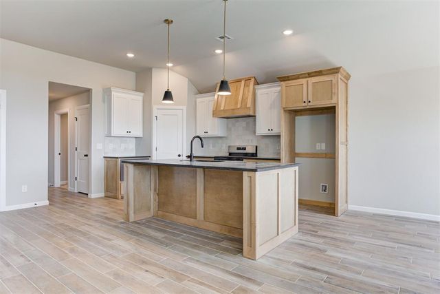 629 Honey Springs Lane, Shawnee, OK 74804