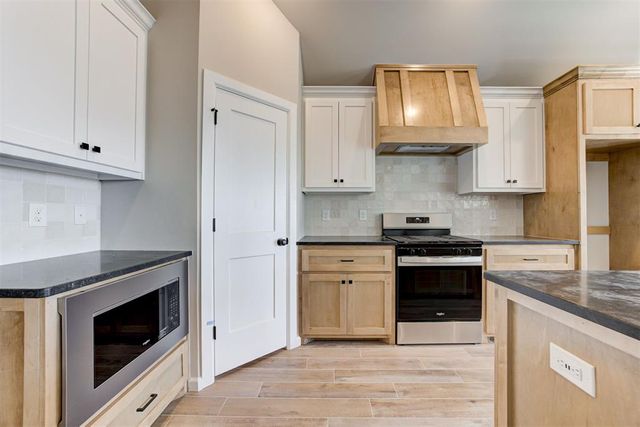 629 Honey Springs Lane, Shawnee, OK 74804