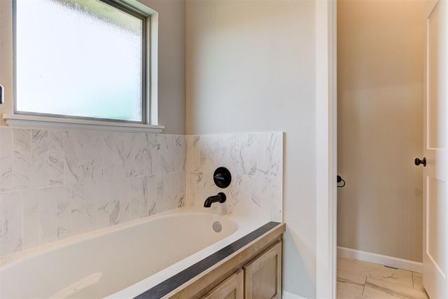 629 Honey Springs Lane, Shawnee, OK 74804