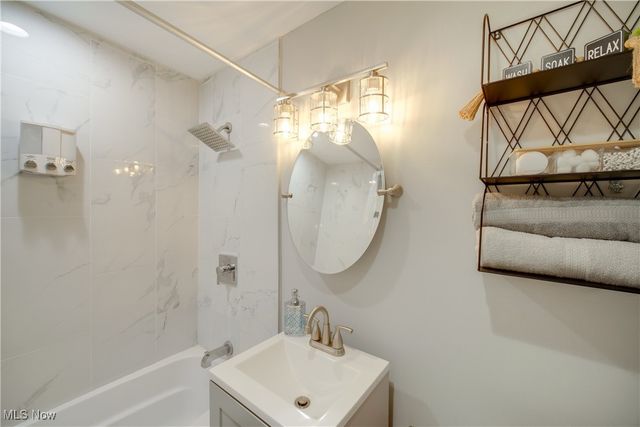 12520 Edgewater Drive 1203, Lakewood, OH 44107