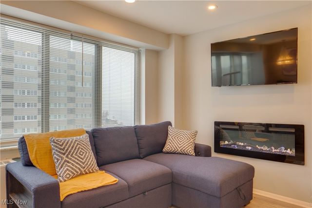 12520 Edgewater Drive 1203, Lakewood, OH 44107