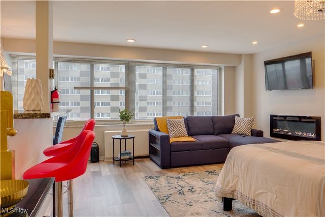 12520 Edgewater Drive 1203, Lakewood, OH 44107