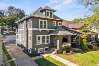 3909 N Prospect AVENUE, Shorewood, WI 53211