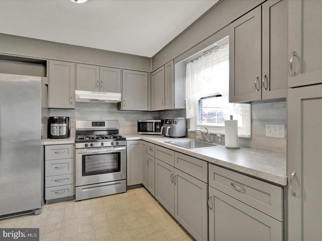 3015 MARION ST, Reading, PA 19605