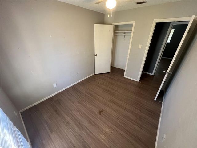 2201 Meadowglen Dr, Corpus Christi, TX 78414