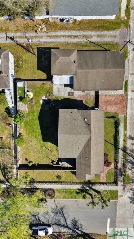 Image 2 of property listing at 836 E Park Avenue, Savannah, GA 31401