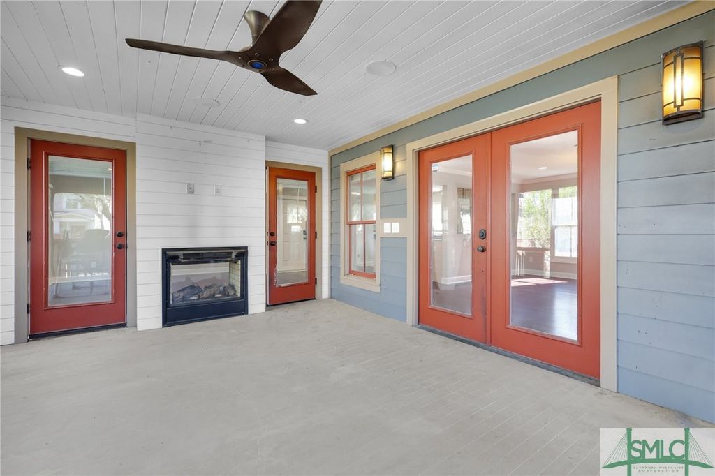 Image 37 of property listing at 836 E Park Avenue, Savannah, GA 31401