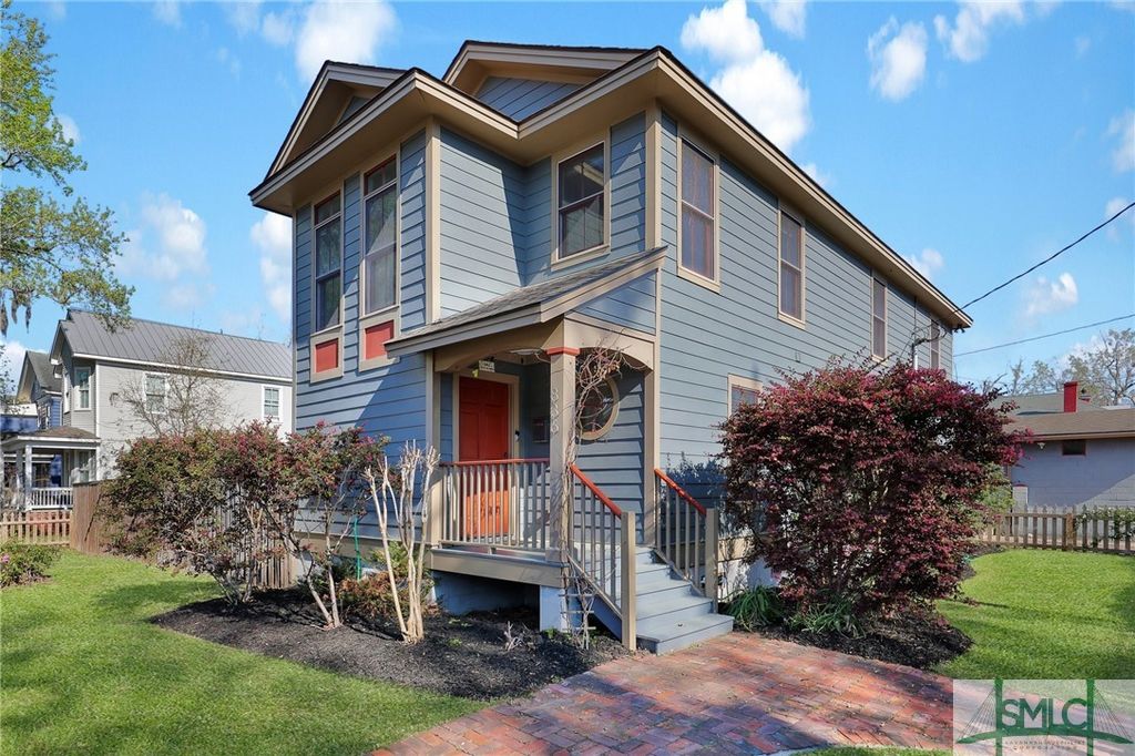 Image 9 of property listing at 836 E Park Avenue, Savannah, GA 31401