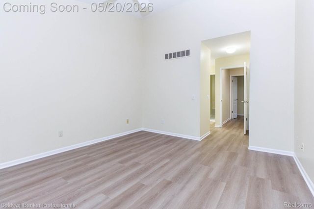1093 Fairways Boulevard, Troy, MI 48085