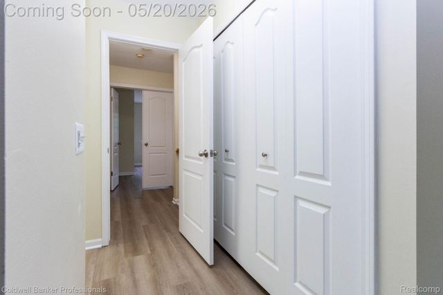 1093 Fairways Boulevard, Troy, MI 48085