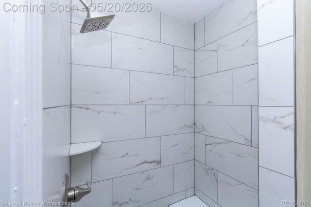 1093 Fairways Boulevard, Troy, MI 48085