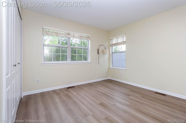 1093 Fairways Boulevard, Troy, MI 48085