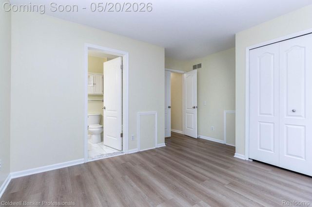 1093 Fairways Boulevard, Troy, MI 48085