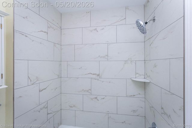 1093 Fairways Boulevard, Troy, MI 48085