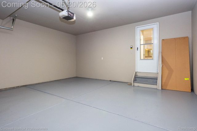 1093 Fairways Boulevard, Troy, MI 48085