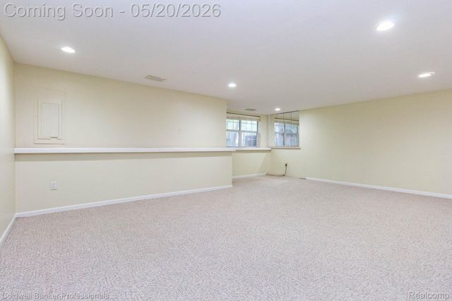 1093 Fairways Boulevard, Troy, MI 48085