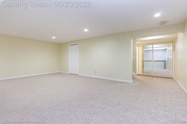 1093 Fairways Boulevard, Troy, MI 48085
