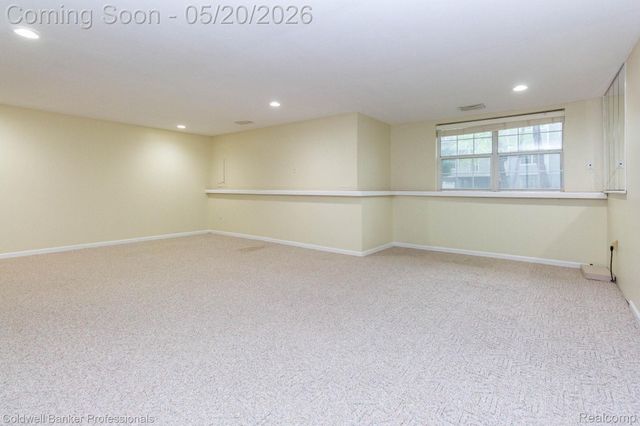 1093 Fairways Boulevard, Troy, MI 48085