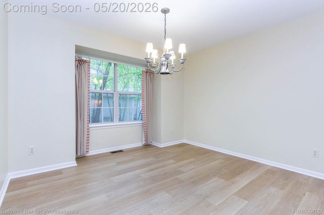 1093 Fairways Boulevard, Troy, MI 48085