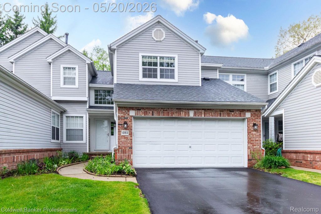 1093 Fairways Boulevard, Troy, MI 48085