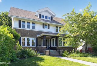 2876 Broadway Street, Toledo, OH 43614