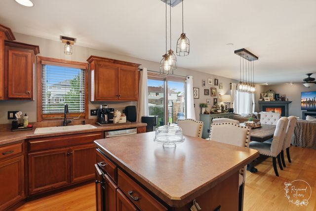 4974 W Cardinal Court, Monee, IL 60449