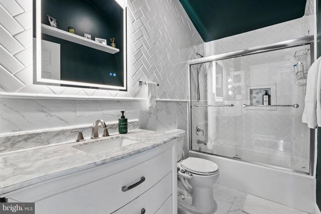107 HUDSON AVE, West Berlin, NJ 08091