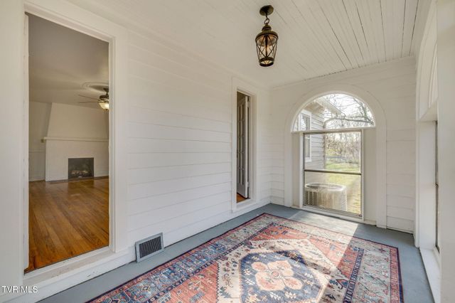 128 Shadowwood Lane, Elizabethton, TN 37643