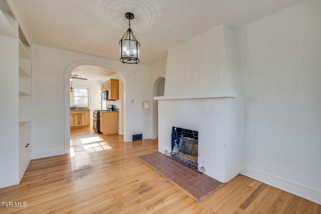 128 Shadowwood Lane, Elizabethton, TN 37643