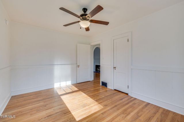 128 Shadowwood Lane, Elizabethton, TN 37643