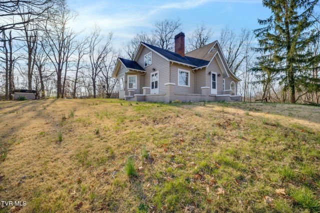 128 Shadowwood Lane, Elizabethton, TN 37643